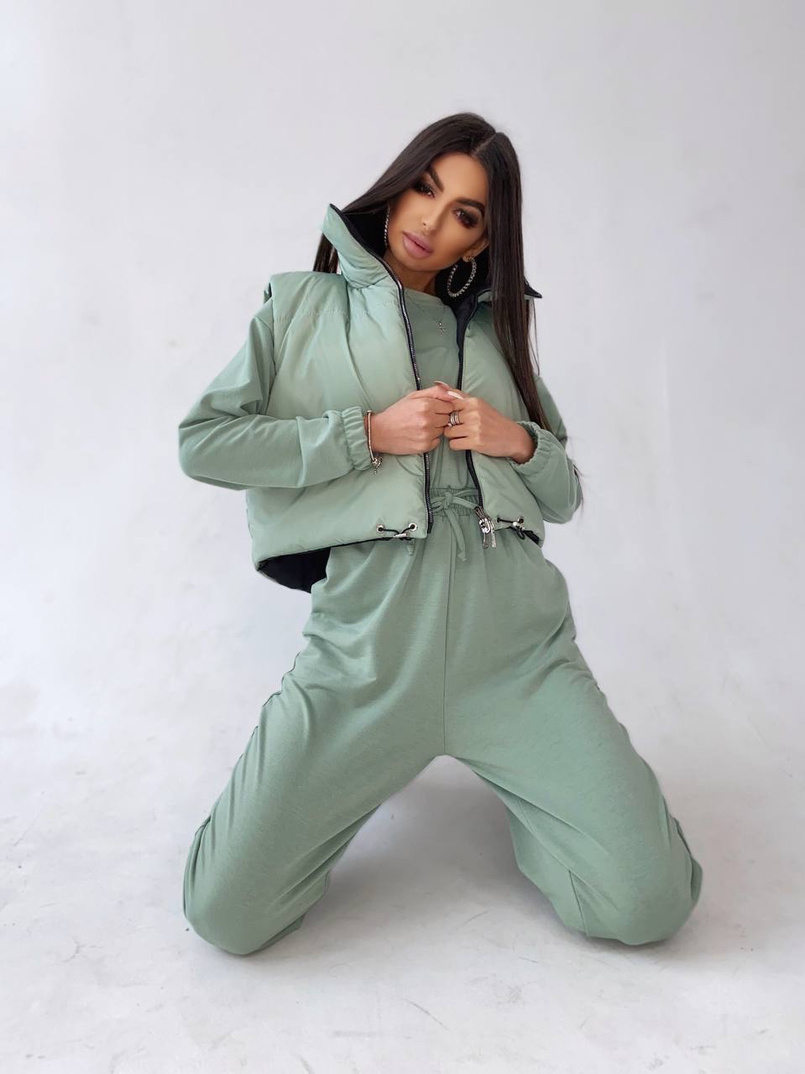 Комплект: комфортный трикотажный комбинезон   укорочённый двухсторонний жилет  | PUSHKA SHOP