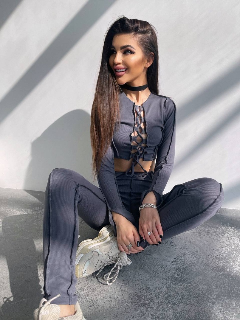 Комплект: топ зі шнурівкою на грудях + легінси | PUSHKA SHOP