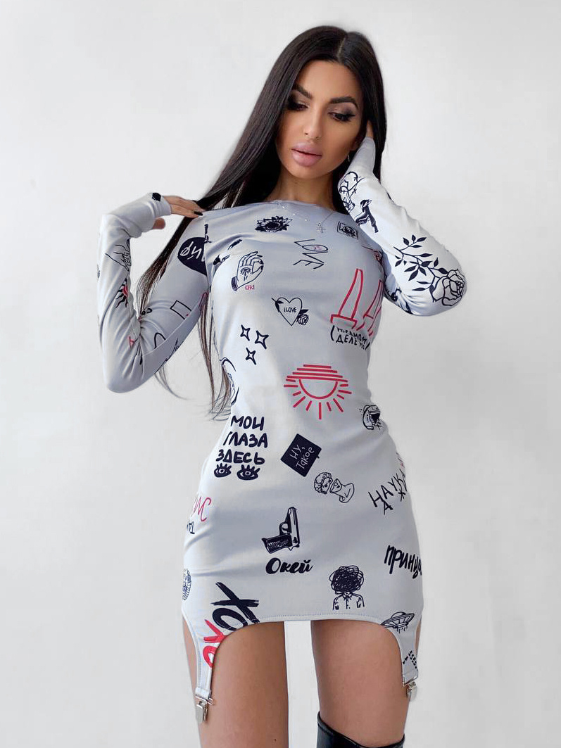 Платье с креативным принтом и металлическими застежками  | PUSHKA SHOP