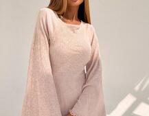 Трикотажна сукня міні з розкльошеними рукавами та відкритою спиною Трикотажна сукня міні з розкльошеними рукавами та відкритою спиною | PUSHKA SHOP