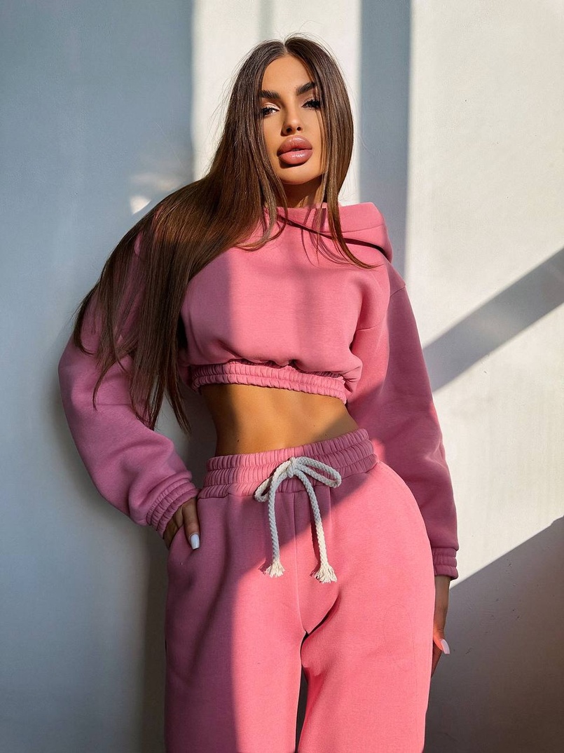 Базовий костюм на флісі з об'ємними капюшоном Базовий костюм на флісі з об'ємними капюшоном | PUSHKA SHOP