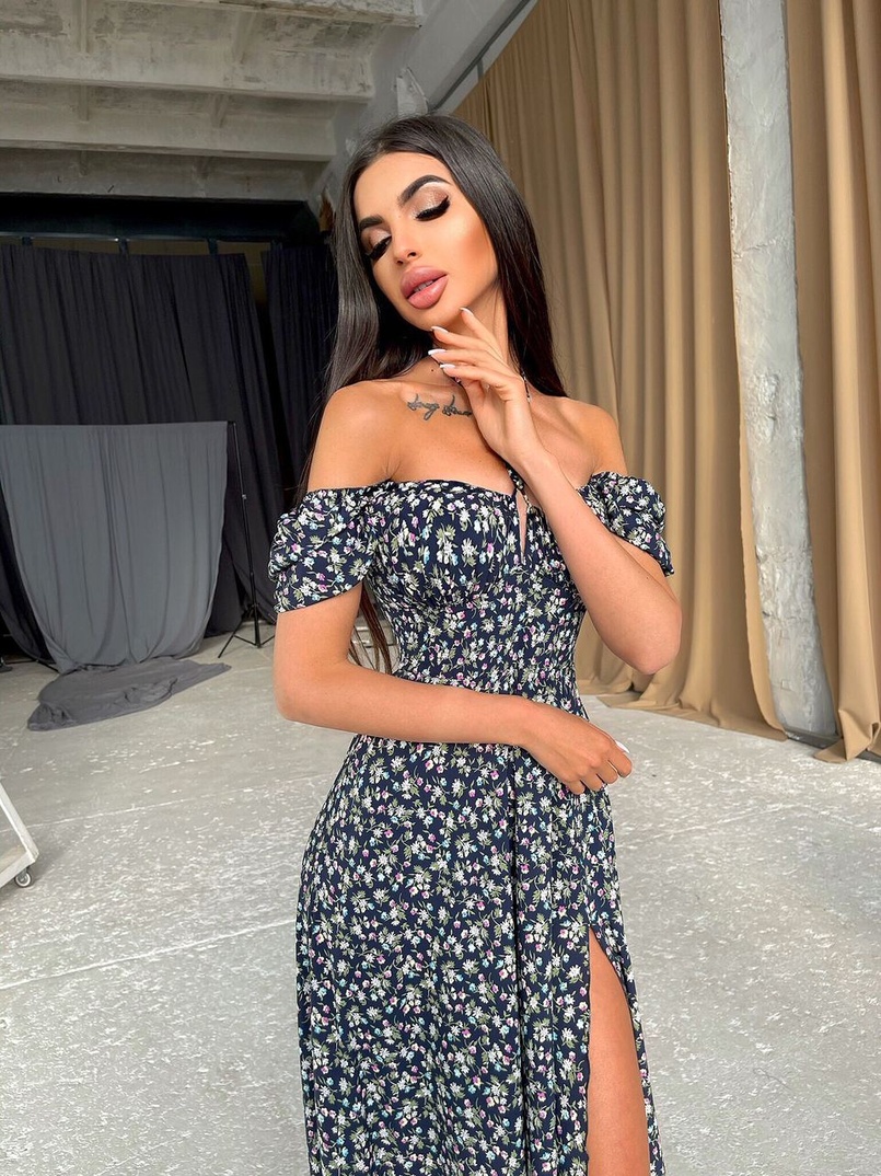 Цветочное платье макси с разрезом  Цветочное платье макси с разрезом  | PUSHKA SHOP