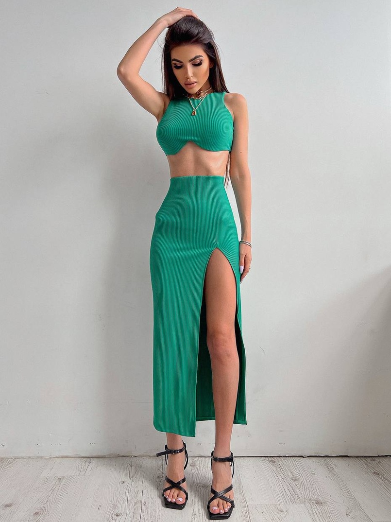 Комплект: топ с чашечками с эффектом push up + юбка миди с разрезом Комплект: топ с чашечками с эффектом push up + юбка миди с разрезом | PUSHKA SHOP