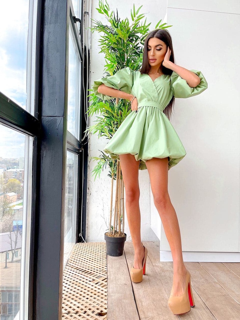 Воздушное коттоновое платье с пышной юбкой и объемными рукавами Воздушное коттоновое платье с пышной юбкой и объемными рукавами | PUSHKA SHOP