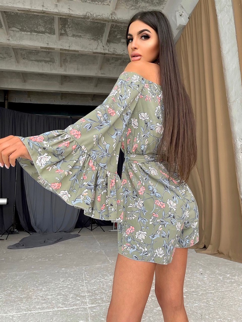 Цветочный ромпер с расклешенными рукавами Цветочный ромпер с расклешенными рукавами | PUSHKA SHOP