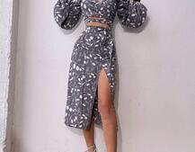 Комплект: топ із зав'язками на талії + спідниця міді з розрізом Комплект: топ із зав'язками на талії + спідниця міді з розрізом | PUSHKA SHOP