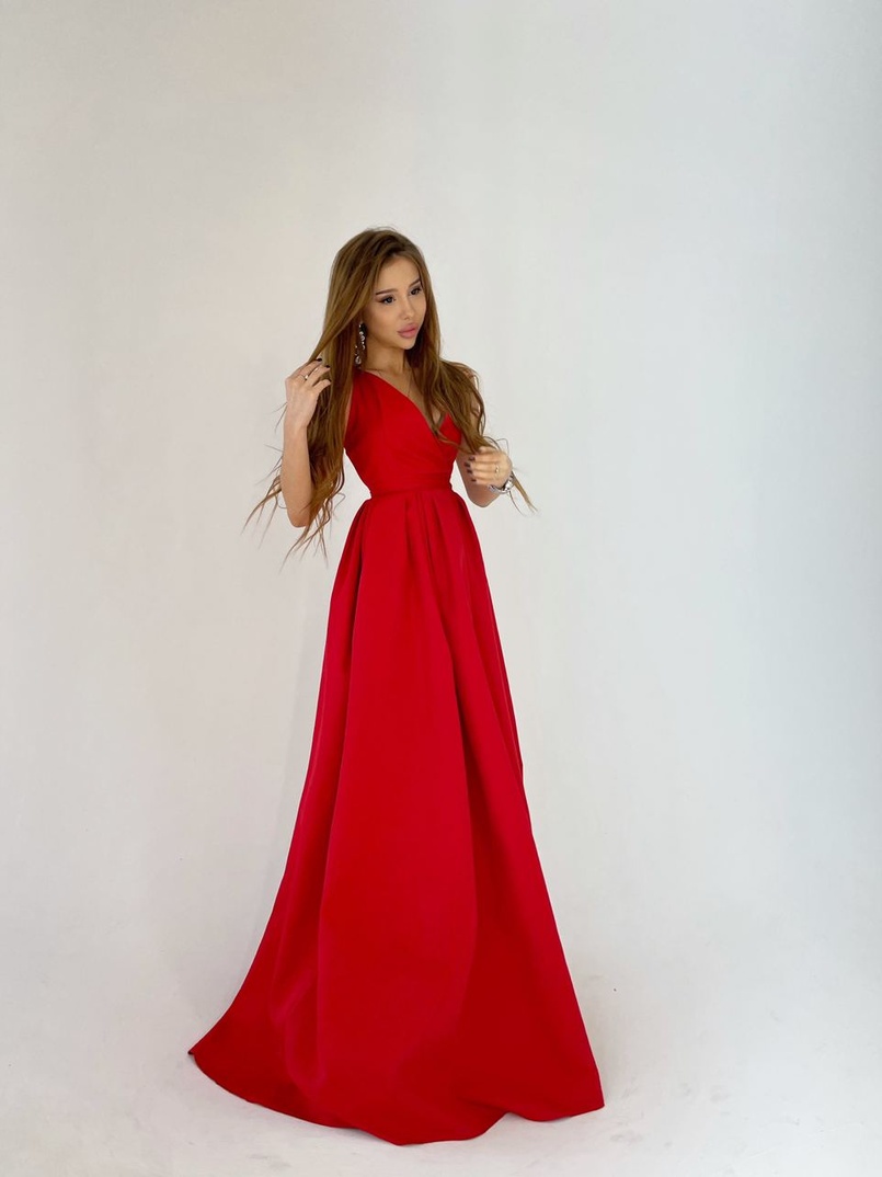 Платье макси с разрезом на юбке и запахом на груди Платье макси с разрезом на юбке и запахом на груди | PUSHKA SHOP