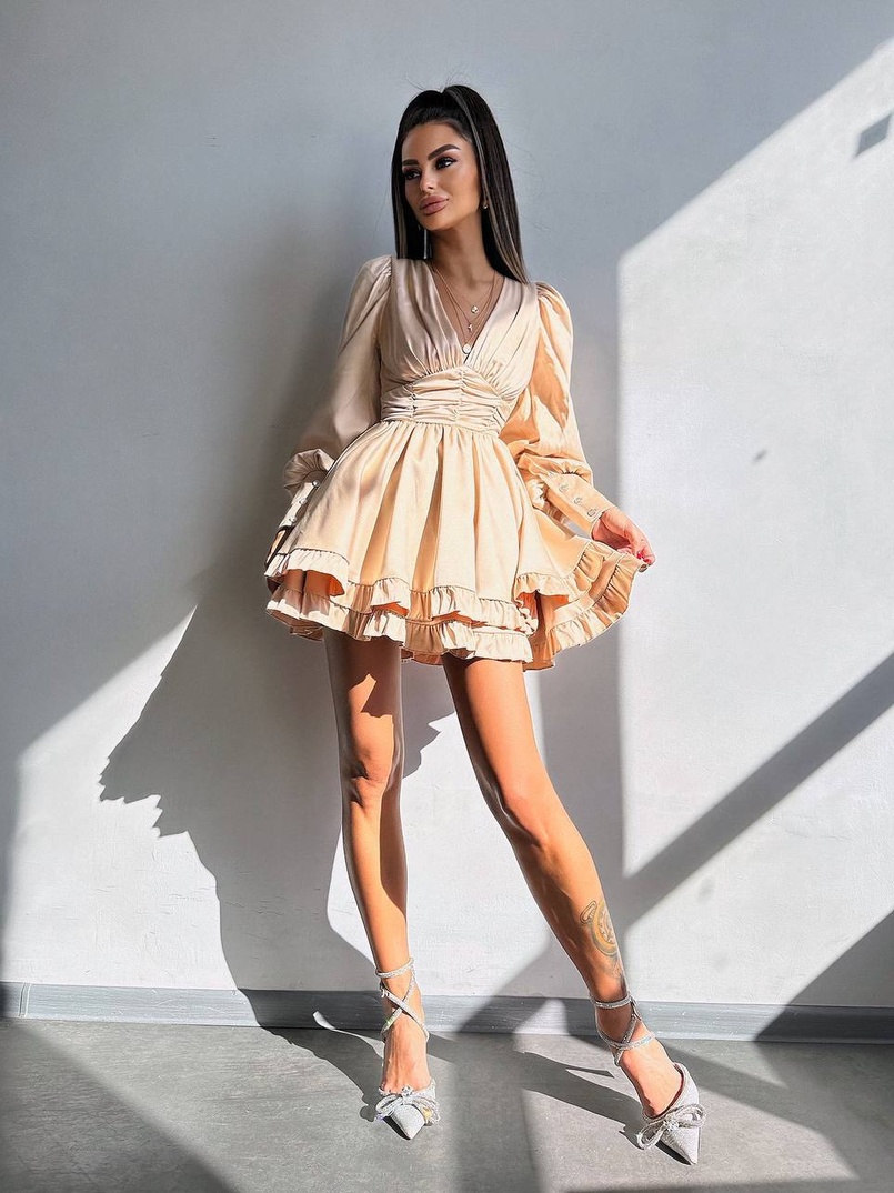 Атласна сукня з пишною подвійною спідницею та об‘ємними рукавами Атласна сукня з пишною подвійною спідницею та об‘ємними рукавами | PUSHKA SHOP