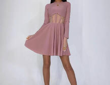 Приталенное платье с корсетной вставкой и пышной юбкой-солцем Приталенное платье с корсетной вставкой и пышной юбкой-солцем | PUSHKA SHOP