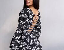 Цветочное платье-миди со шнуровкой на спинке и разрезом на ножке Цветочное платье-миди со шнуровкой на спинке и разрезом на ножке | PUSHKA SHOP