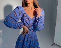 Цветочное платье-миди с разрезом и объемными рукавами Цветочное платье-миди с разрезом и объемными рукавами | PUSHKA SHOP