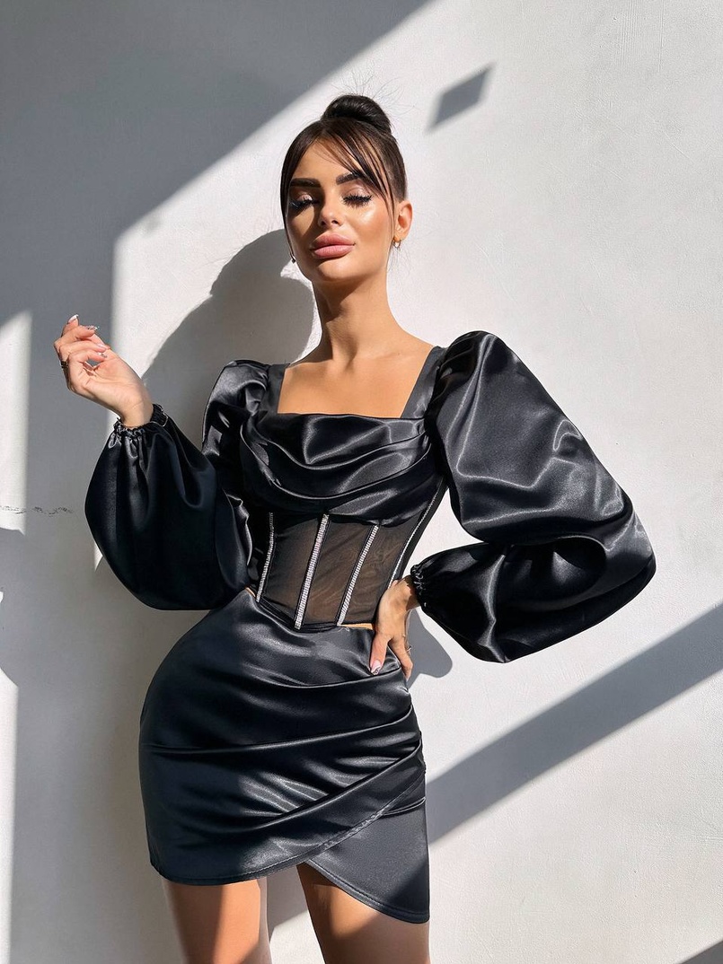 Комплект: корсет, декорований стразами + спідниця міні з драпіруванням Ручна робота Комплект: корсет, декорований стразами + спідниця міні з драпіруванням Ручна робота | PUSHKA SHOP