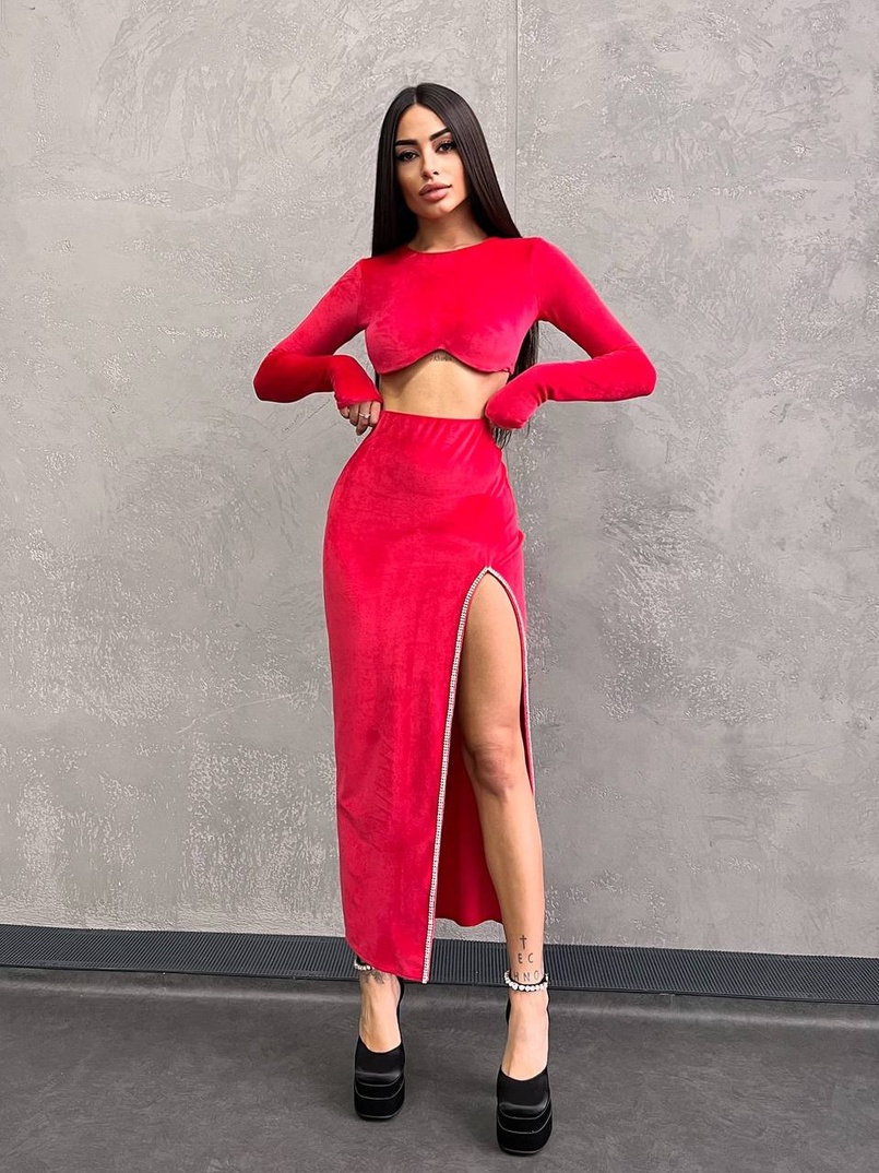 Оксамитовий комплект: топ із чашками push up+ спідниця, декорована стразами Прикраса пришита, ручна робота. Оксамитовий комплект: топ із чашками push up+ спідниця, декорована стразами Прикраса пришита, ручна робота. | PUSHKA SHOP