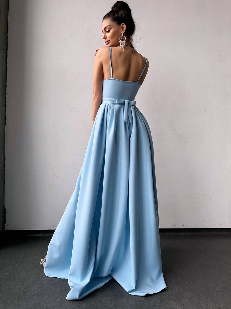 Сукня максі на тонких бретелях з розрізом на спідниці Сукня максі на тонких бретелях з розрізом на спідниці | PUSHKA SHOP