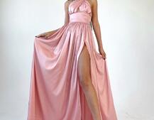 Платье макси с разрезом на юбке и верхом на завязках Платье макси с разрезом на юбке и верхом на завязках | PUSHKA SHOP