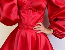 Атласна корсетна сукня бюстьє з пишною подвійною спідницею та об‘ємними рукавами Атласна корсетна сукня бюстьє з пишною подвійною спідницею та об‘ємними рукавами | PUSHKA SHOP