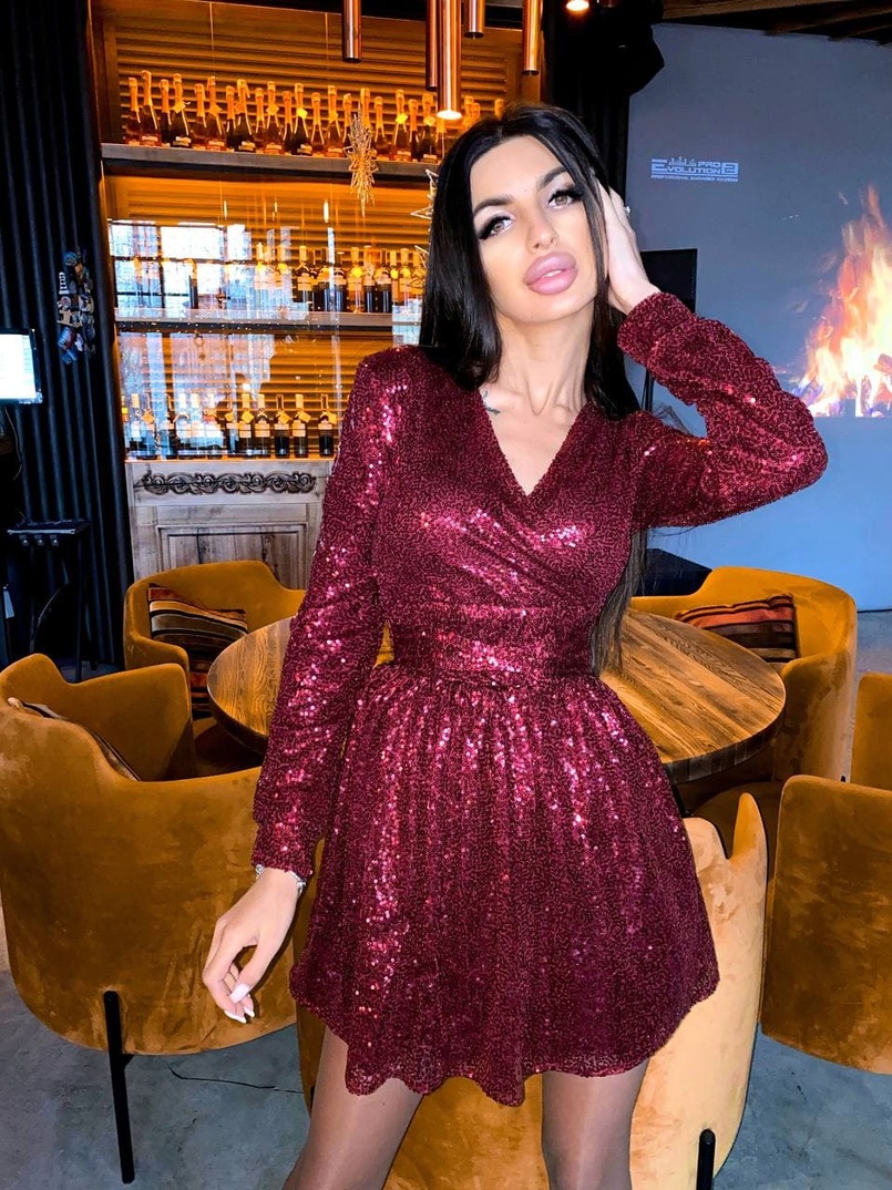 Платье в пайетки с широким поясом и завязками на талии | PUSHKA SHOP