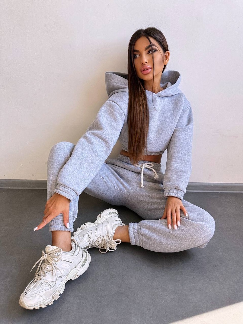 Базовий костюм на флісі з об'ємними капюшоном Базовий костюм на флісі з об'ємними капюшоном | PUSHKA SHOP