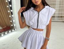 Комплект: расклешенные шорты + жилет с объемными плечиками на молнии Комплект: расклешенные шорты + жилет с объемными плечиками на молнии | PUSHKA SHOP