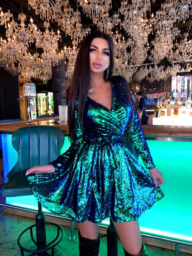 Платье с пайетками и запахом на груди | PUSHKA SHOP