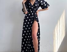 Платье миди в горох с запахом и объемными рукавами  Платье миди в горох с запахом и объемными рукавами  | PUSHKA SHOP