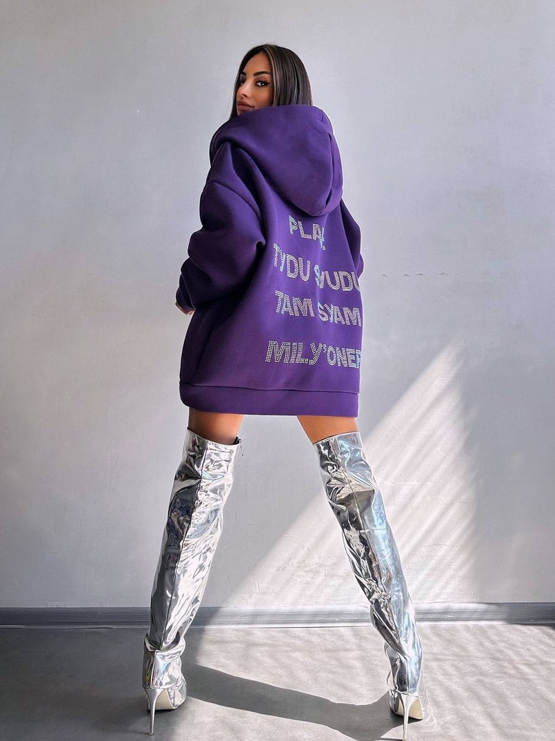 Трендове худі over size із сяючими стразами Трендове худі over size із сяючими стразами | PUSHKA SHOP