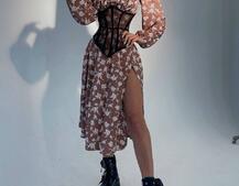 Цветочное платье миди с разрезом + прозрачный бельевой корсет Цветочное платье миди с разрезом + прозрачный бельевой корсет | PUSHKA SHOP