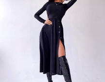 Трикотажное платье миди с разрезом Трикотажное платье миди с разрезом | PUSHKA SHOP