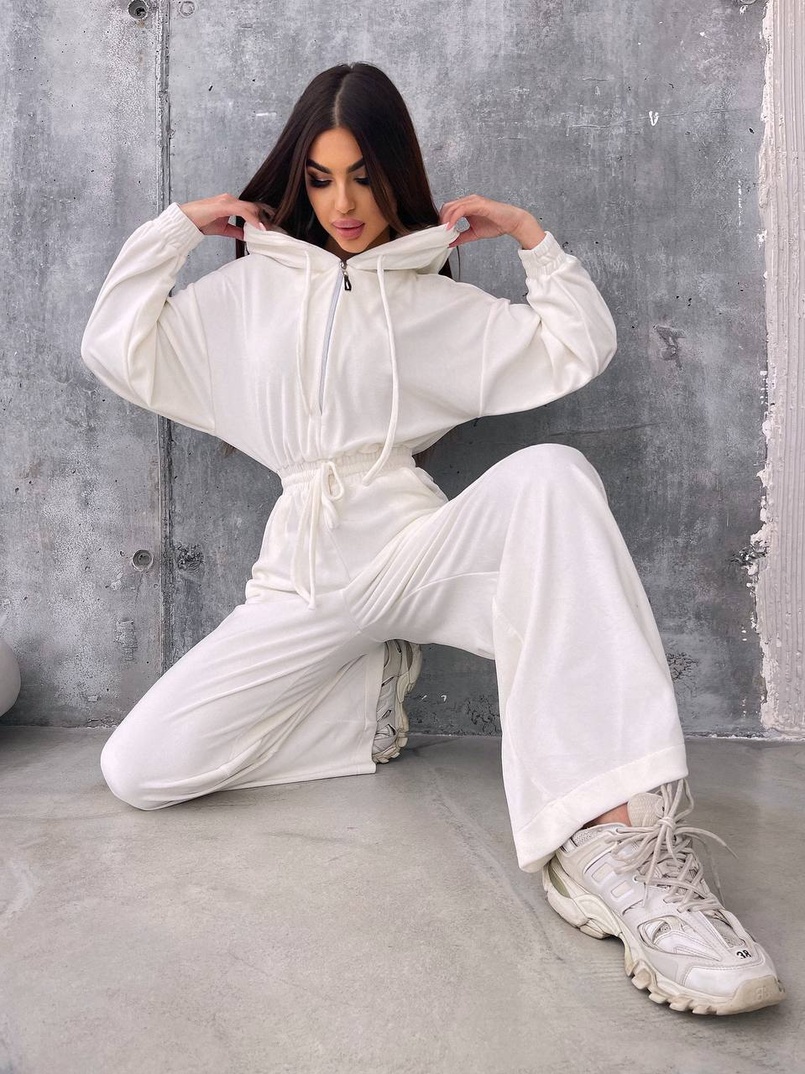 Велюровий комбінезон Велюровий комбінезон | PUSHKA SHOP