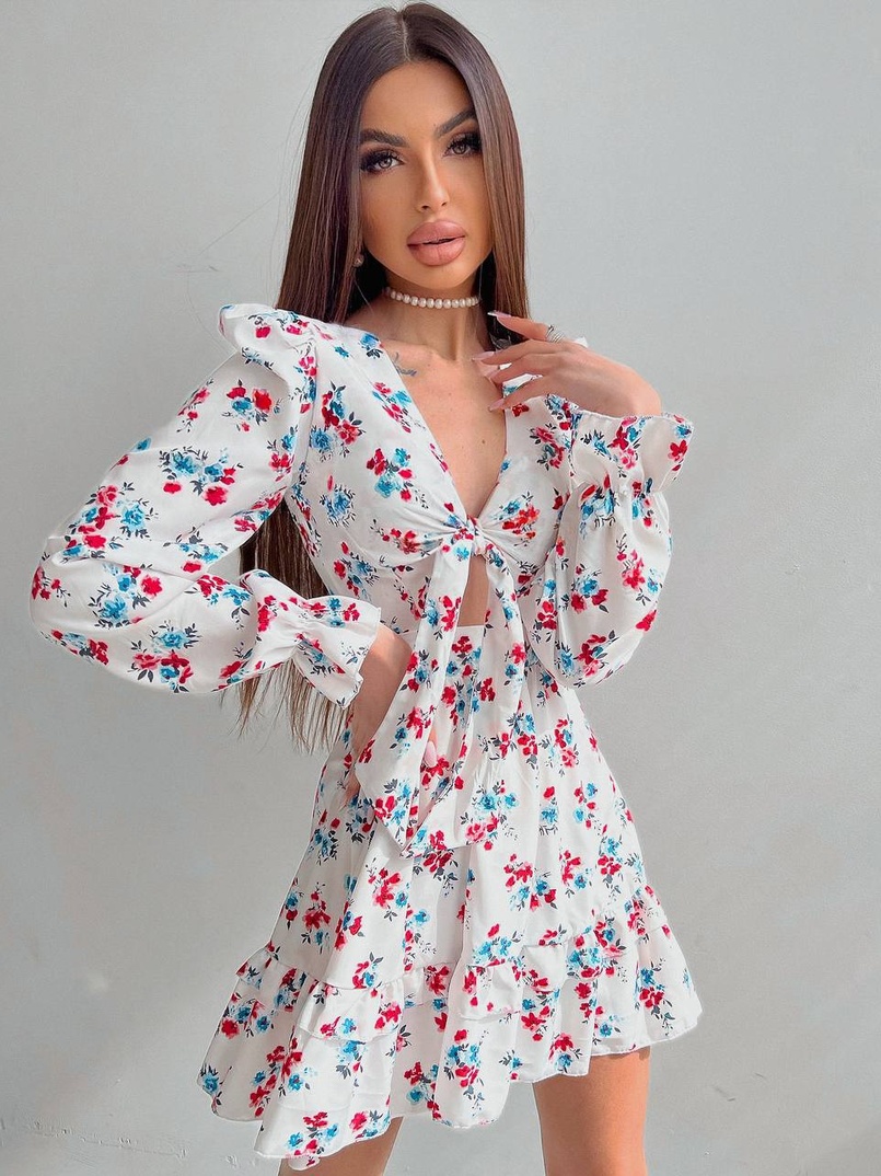 Цветочное платье с завязками на груди и пышной юбкой с оборками  | PUSHKA SHOP