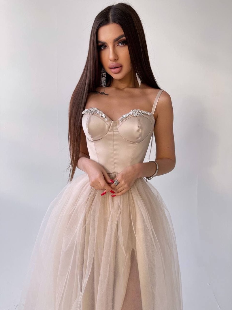 Платье-бюстье с чашечками и пышной юбкой , декорированное стразами Платье-бюстье с чашечками и пышной юбкой , декорированное стразами | PUSHKA SHOP