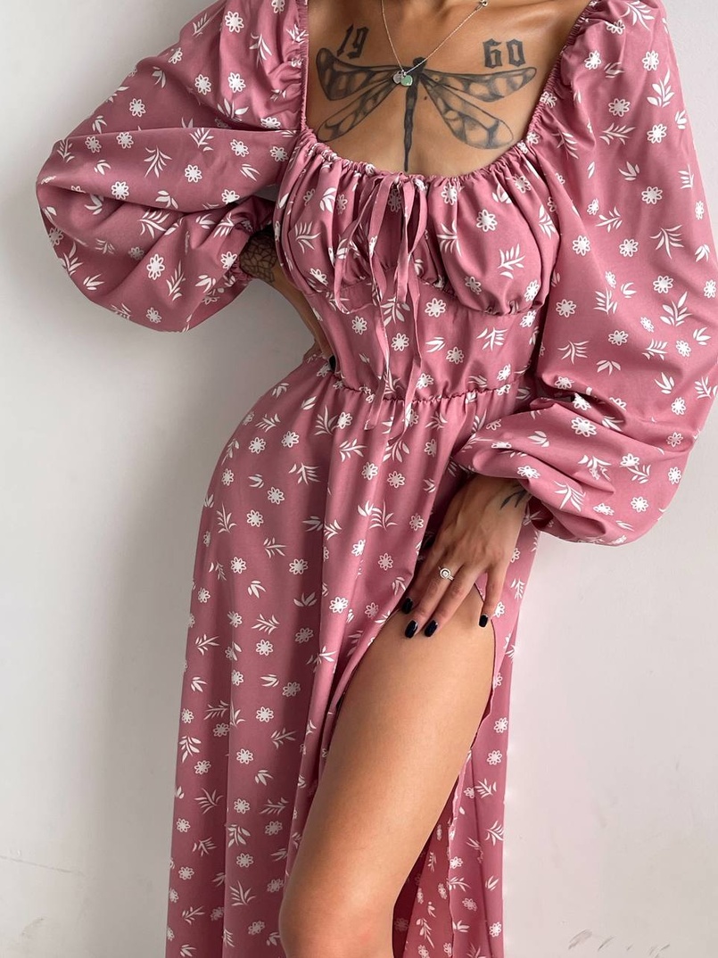 Сукня міді з розрізом на спідниці Сукня міді з розрізом на спідниці | PUSHKA SHOP