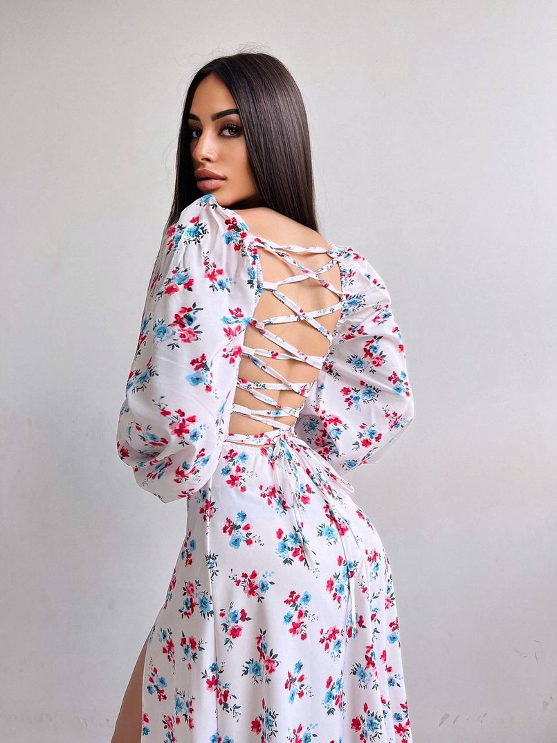 Сукня зі шнурівкою по спинці та розрізом на спідниці Сукня зі шнурівкою по спинці та розрізом на спідниці | PUSHKA SHOP