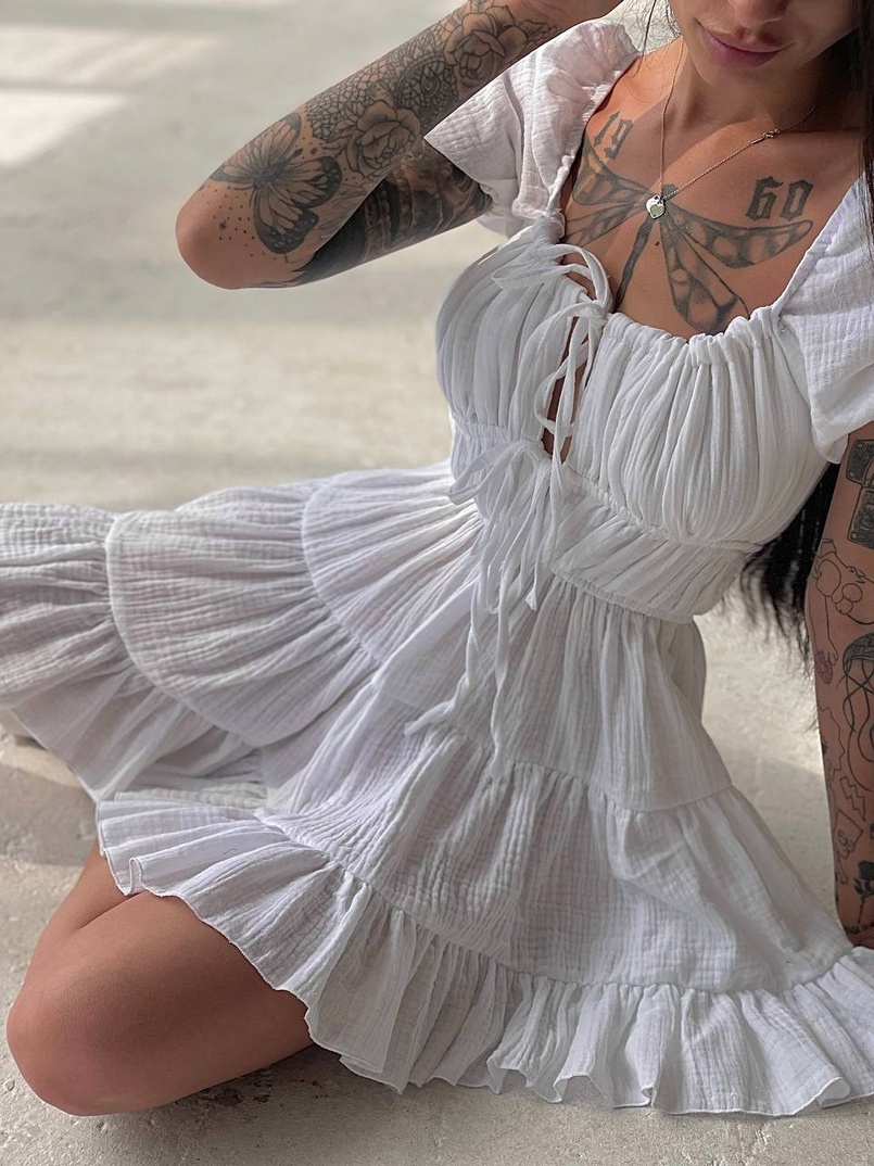 Муслиновое платье с оборками и завязками на груди Муслиновое платье с оборками и завязками на груди | PUSHKA SHOP