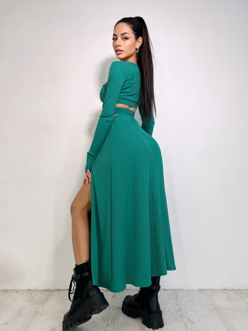 Трикотажный комплект: юбка  миди с разрезом + топ с завязками на талии  Трикотажный комплект: юбка  миди с разрезом + топ с завязками на талии  | PUSHKA SHOP