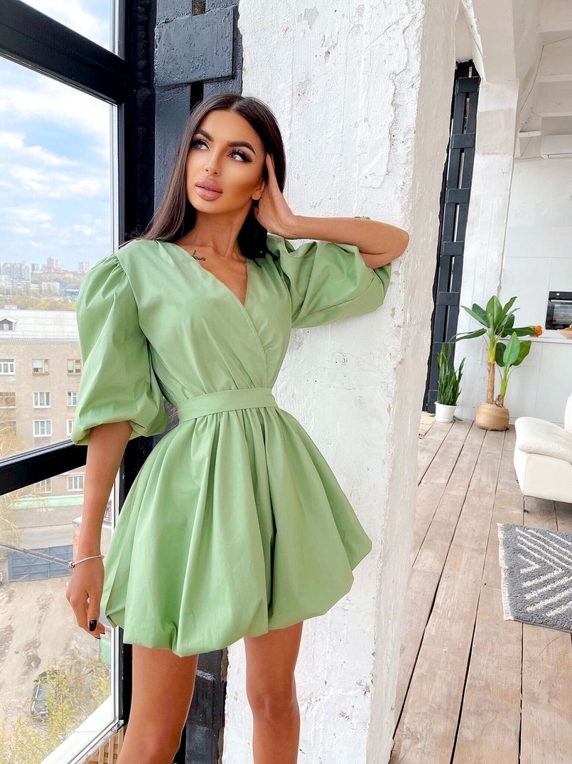 Воздушное коттоновое платье с пышной юбкой и объемными рукавами Воздушное коттоновое платье с пышной юбкой и объемными рукавами | PUSHKA SHOP