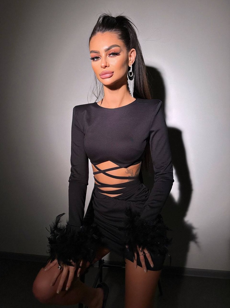 Комплект: топ із зав‘язками на талію + спідниця з драпіруванням Декор з натурального пір‘я Комплект: топ із зав‘язками на талію + спідниця з драпіруванням Декор з натурального пір‘я | PUSHKA SHOP