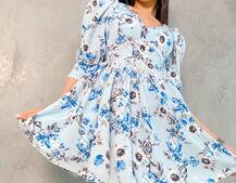 Цветочное платье-мини, декорированное кружевом Цветочное платье-мини, декорированное кружевом | PUSHKA SHOP