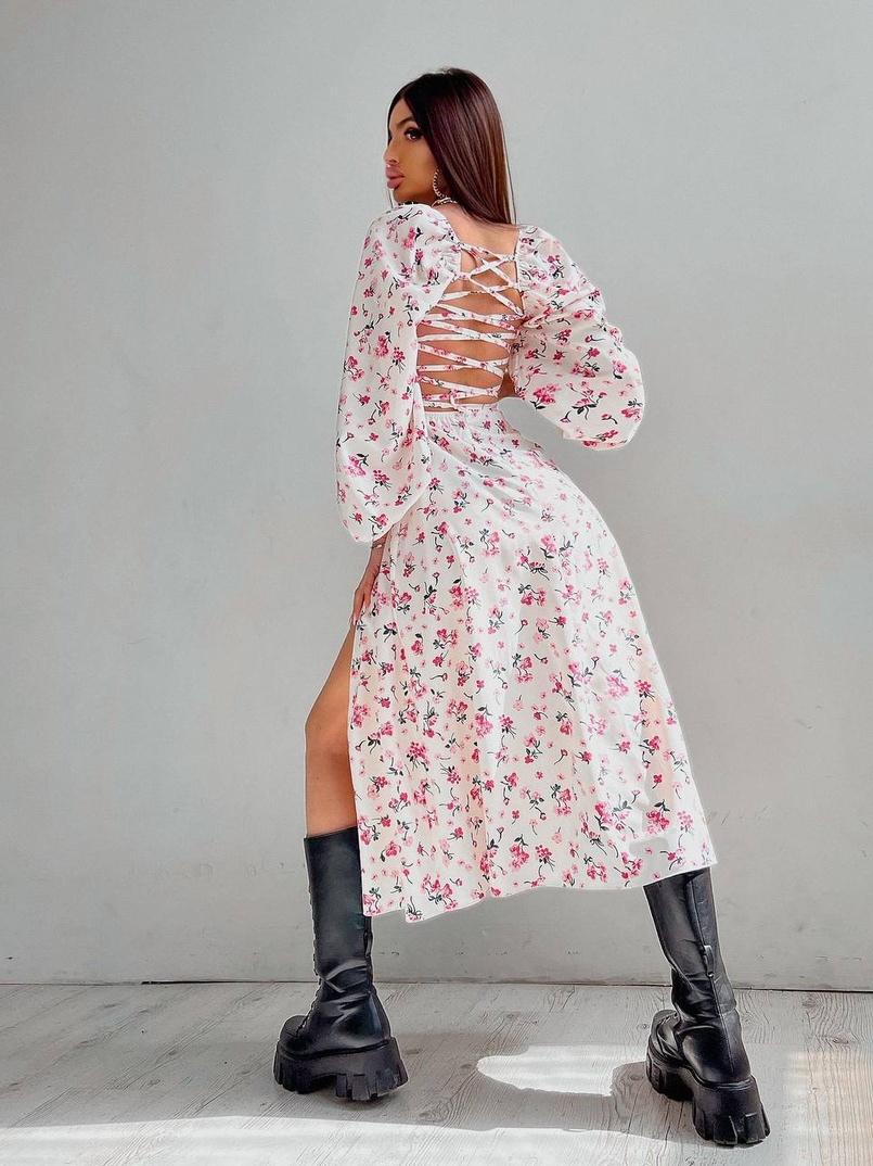 Цветочное платье-миди со шнуровкой на спинке и разрезом на ножке  | PUSHKA SHOP