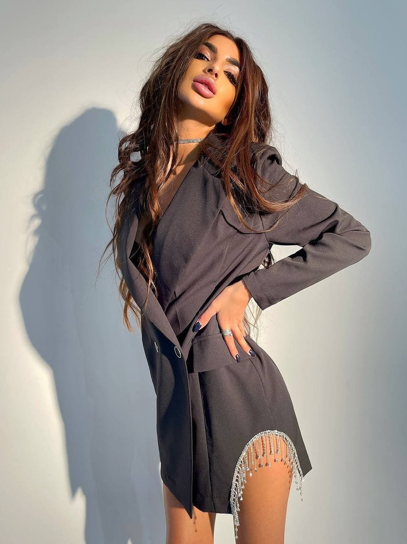 Приталенное платье-пиджак, декорированное бахромой из страз  Приталенное платье-пиджак, декорированное бахромой из страз  | PUSHKA SHOP