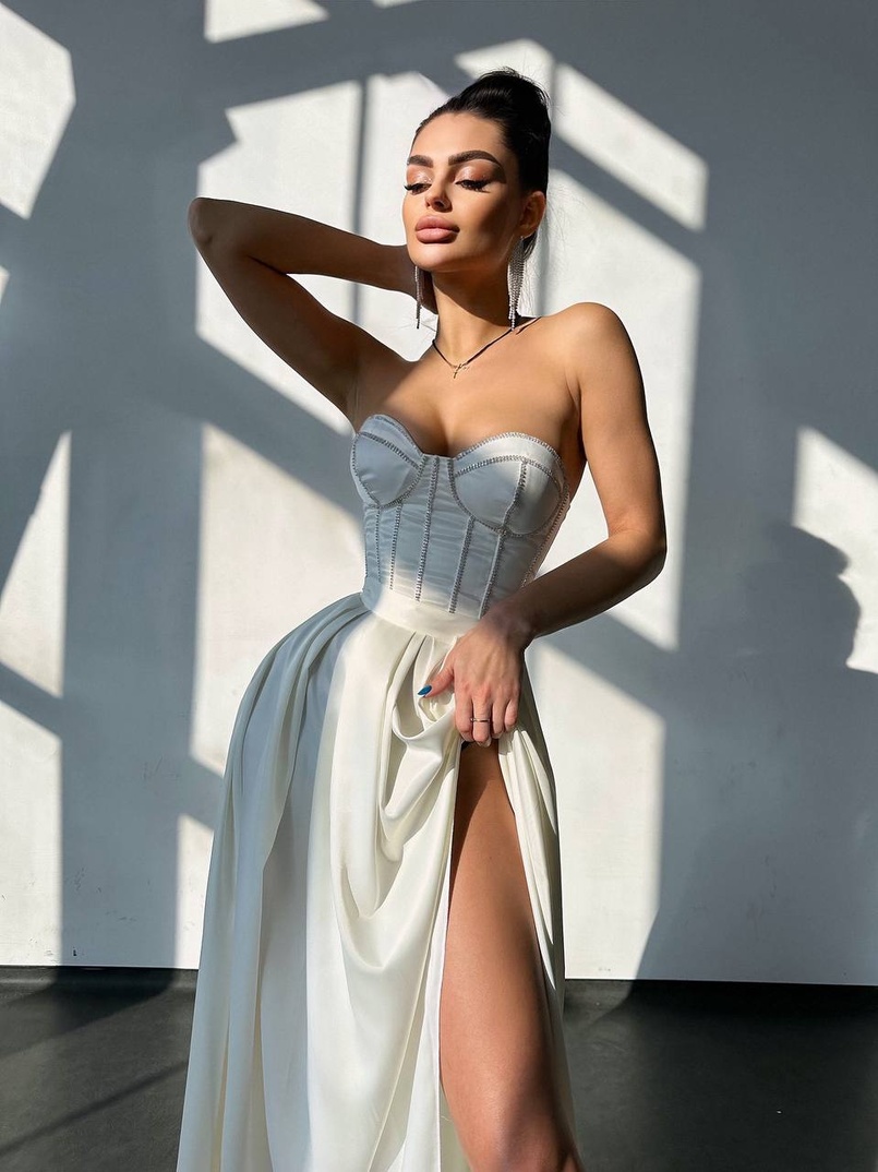 Комплект: корсет-бюстьє , декорований стразами + спідниця максі з розрізом Ручна робота Комплект: корсет-бюстьє , декорований стразами + спідниця максі з розрізом Ручна робота | PUSHKA SHOP