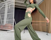 Трикотажный костюм с расклешенными брюками   Трикотажный костюм с расклешенными брюками   | PUSHKA SHOP