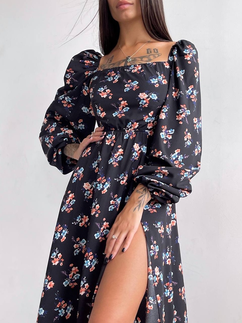 Сукня зі шнурівкою по спинці та розрізом на спідниці | PUSHKA SHOP