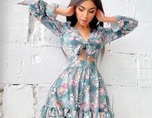 Цветочное платье с завязками на груди и пышной юбкой с оборками  | PUSHKA SHOP