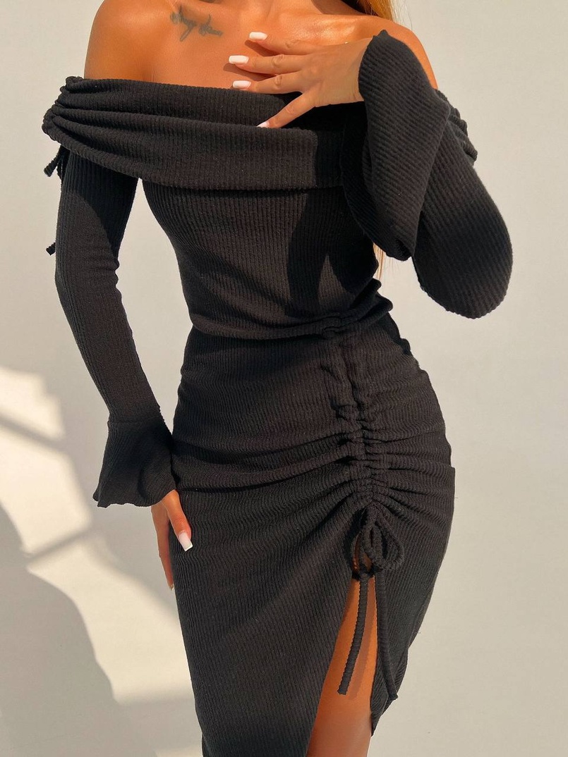 Трикотажна сукня міді з хомутом Трикотажна сукня міді з хомутом | PUSHKA SHOP