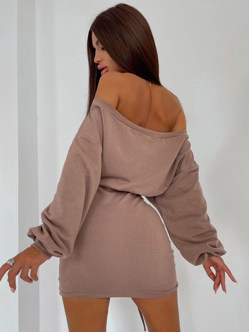 Платье-мини со сборкой на юбке Платье-мини со сборкой на юбке | PUSHKA SHOP