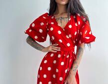 Платье миди в горох с запахом и объемными рукавами Платье миди в горох с запахом и объемными рукавами | PUSHKA SHOP