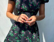 Сукня- міні у квітковий принт зі шнурівкою на спинці  Сукня- міні у квітковий принт зі шнурівкою на спинці  | PUSHKA SHOP