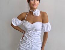 Сукня - міні з драпіруванням та трояндою-чокером Сукня - міні з драпіруванням та трояндою-чокером | PUSHKA SHOP