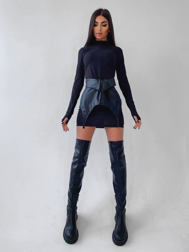 Трикотажное платье гольф с мини юбкой-корсетом из эко-кожи Трикотажное платье гольф с мини юбкой-корсетом из эко-кожи | PUSHKA SHOP